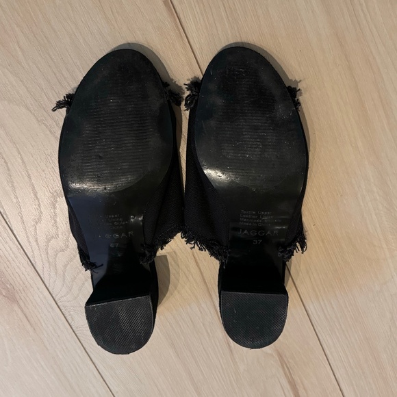 JAGGAR Block Heel Sandal - Picture 9 of 9